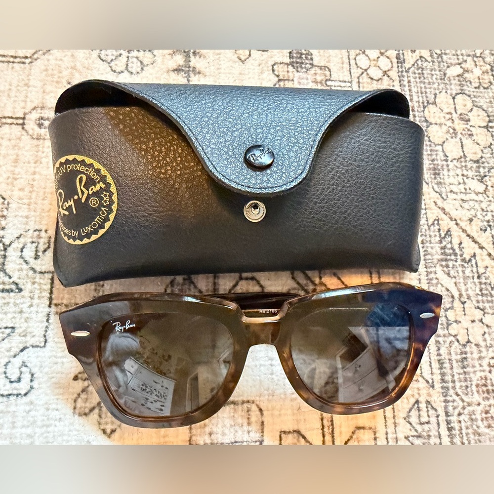 Ray-Ban Black Sunglasses 🖤